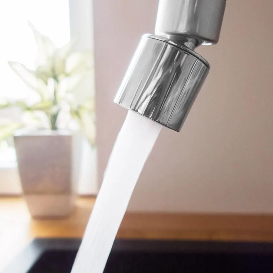 Flexible de robinet - métallique chromé - avec économiseur d'eau NEOPERL
